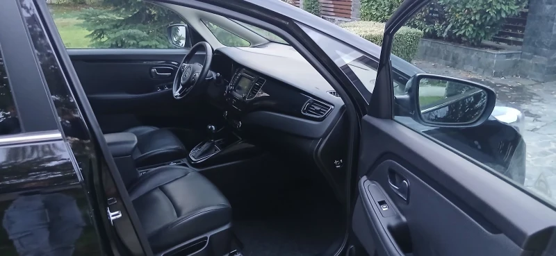 Kia Carens 1.7 CRDi Active 7 МЕСТНА, снимка 6 - Автомобили и джипове - 52206602