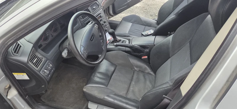 Volvo S60 2.4D5, снимка 7 - Автомобили и джипове - 52432266