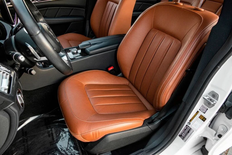 Mercedes-Benz CLS 55 AMG !4-MATIC!..AMG-PACKAGE..* АвтоКредит* Цена до БГ* , снимка 7 - Автомобили и джипове - 52504494