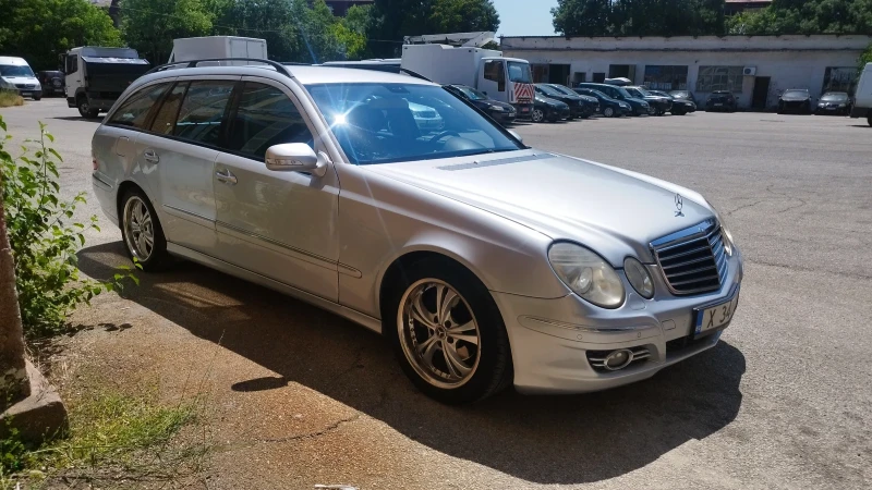 Mercedes-Benz E 220, снимка 2 - Автомобили и джипове - 53071566