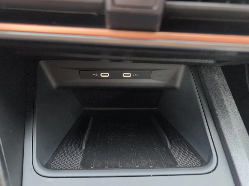 Cupra Formentor 2.0TDI/150HP/NAVI/ACC/CAM/CPLAY/DIGI/716g, снимка 9 - Автомобили и джипове - 53203776