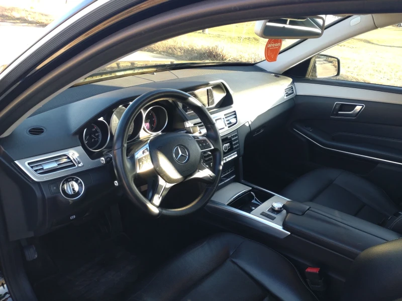 Mercedes-Benz E 200, снимка 8 - Автомобили и джипове - 53387070