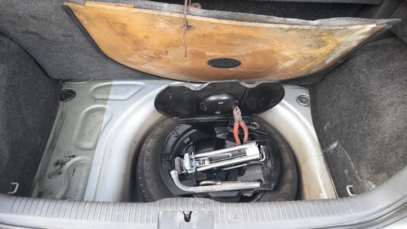 VW Polo 1, 9 SDI 64кс, снимка 10 - Автомобили и джипове - 53587568