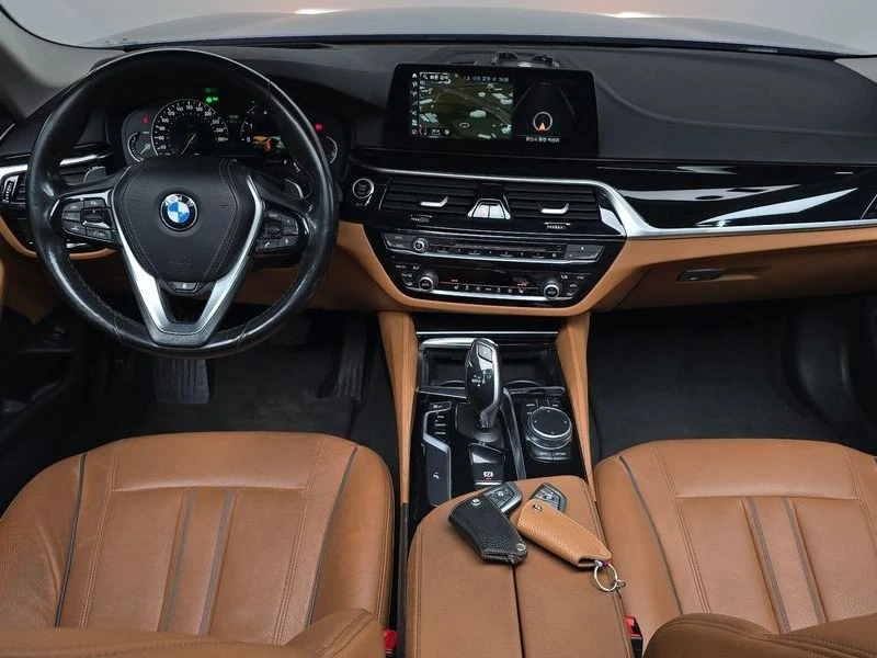 BMW 520 520d Luxury Special Edition| 190к.с.| ВКЛ.ТЕХНОТЕС, снимка 6 - Автомобили и джипове - 55441252