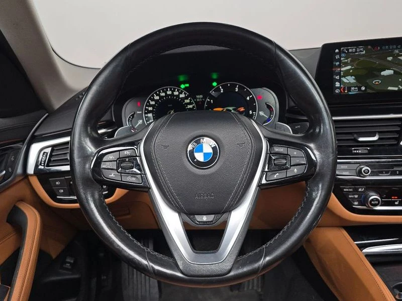 BMW 520 520d Luxury Special Edition| 190к.с.| ВКЛ.ТЕХНОТЕС, снимка 12 - Автомобили и джипове - 55441252