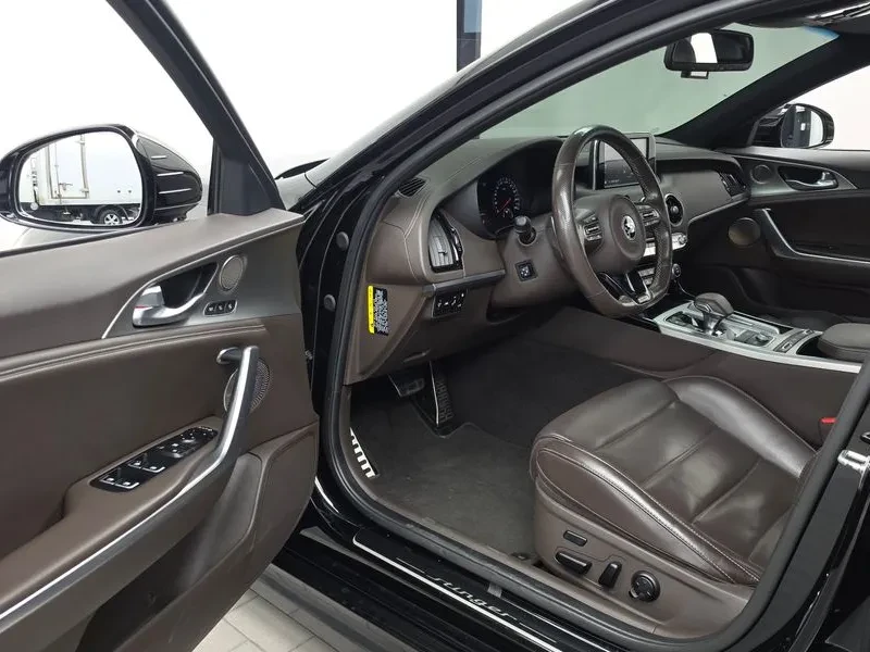 Kia Stinger 3.3 Turbo Awd Gt, снимка 10 - Автомобили и джипове - 56677786