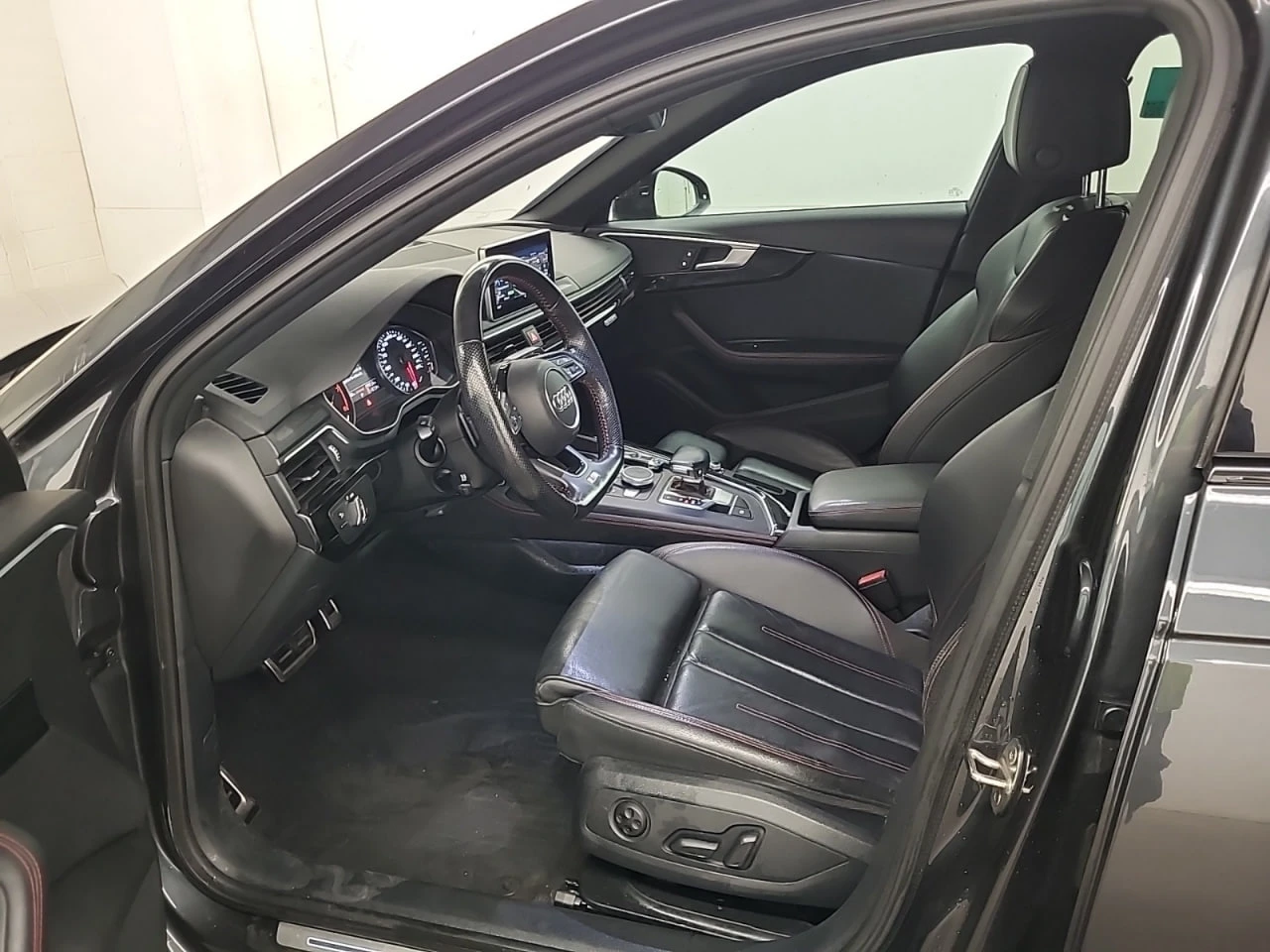 Audi A4 * АВТО КРЕДИТ* ЦЕНА ДО БГ * Сервизна история *  - изображение 7