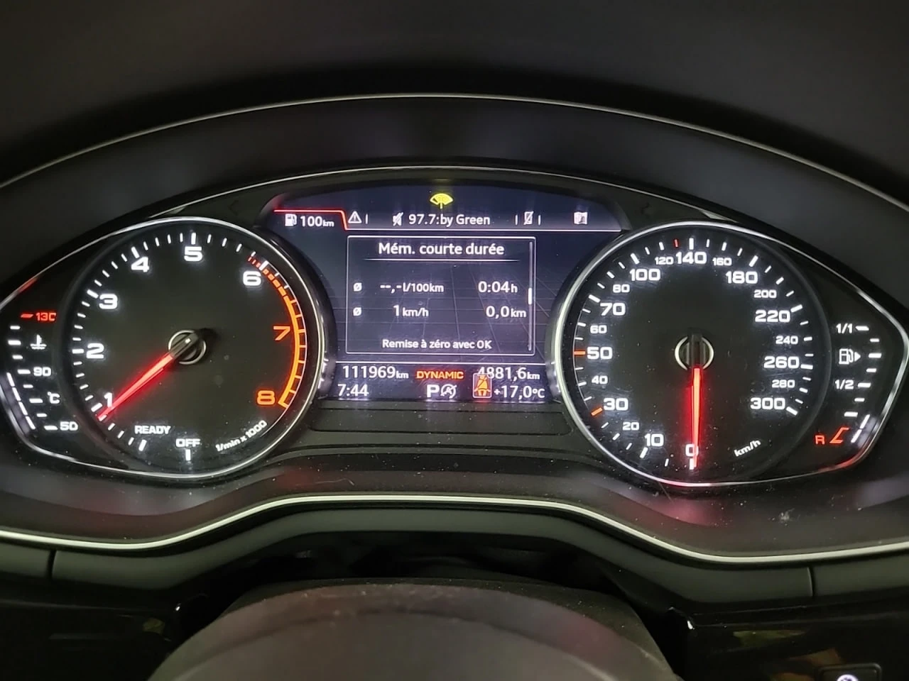 Audi A4 * АВТО КРЕДИТ* ЦЕНА ДО БГ * Сервизна история *  - изображение 10