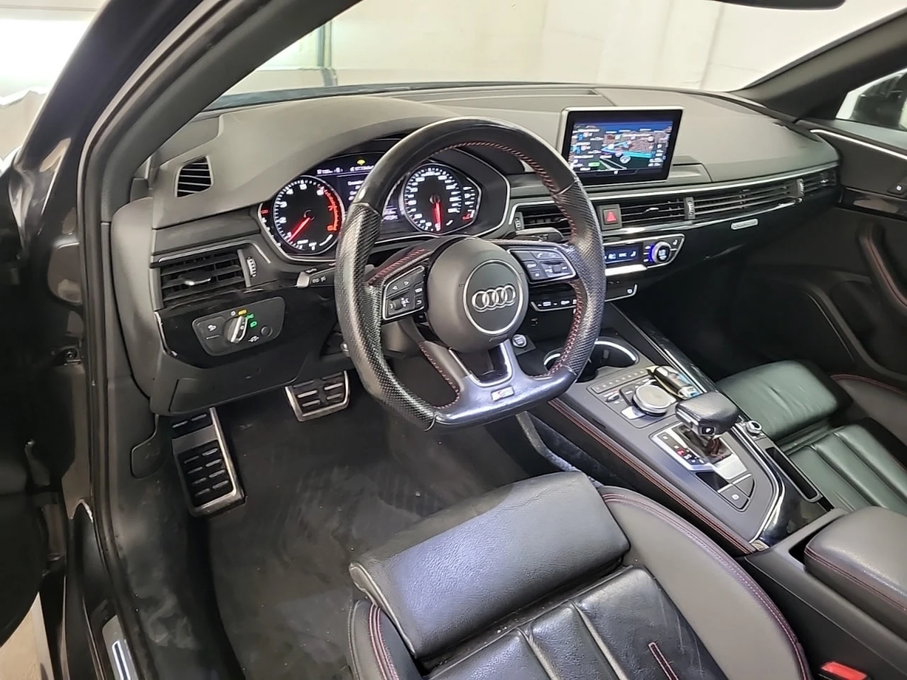 Audi A4 * АВТО КРЕДИТ* ЦЕНА ДО БГ * Сервизна история *  - изображение 8