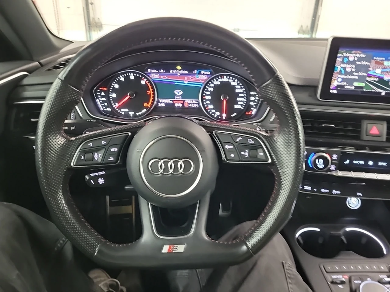Audi A4 * АВТО КРЕДИТ* ЦЕНА ДО БГ * Сервизна история *  - изображение 9