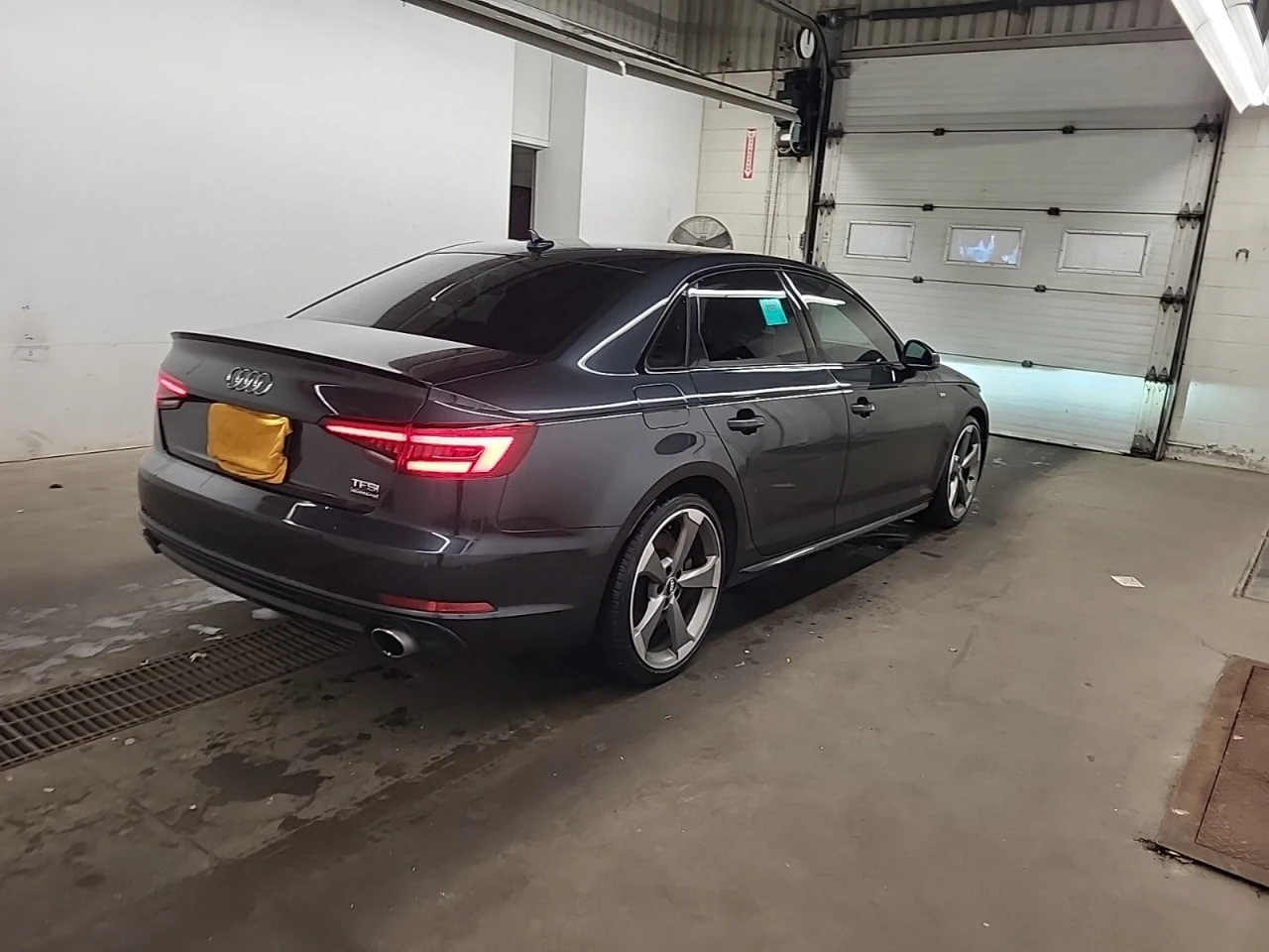 Audi A4 * АВТО КРЕДИТ* ЦЕНА ДО БГ * Сервизна история *  - изображение 6