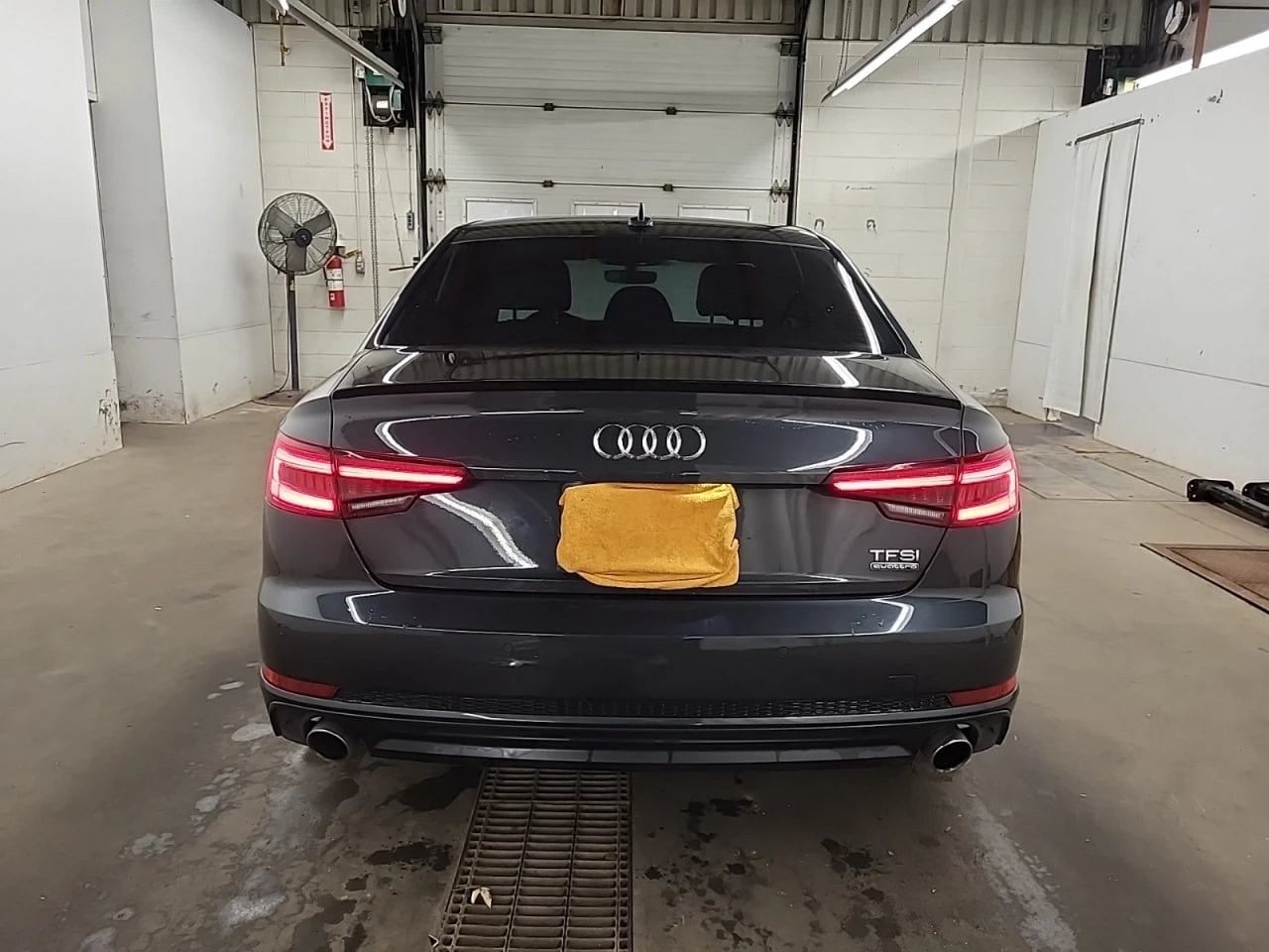 Audi A4 * АВТО КРЕДИТ* ЦЕНА ДО БГ * Сервизна история *  - изображение 4