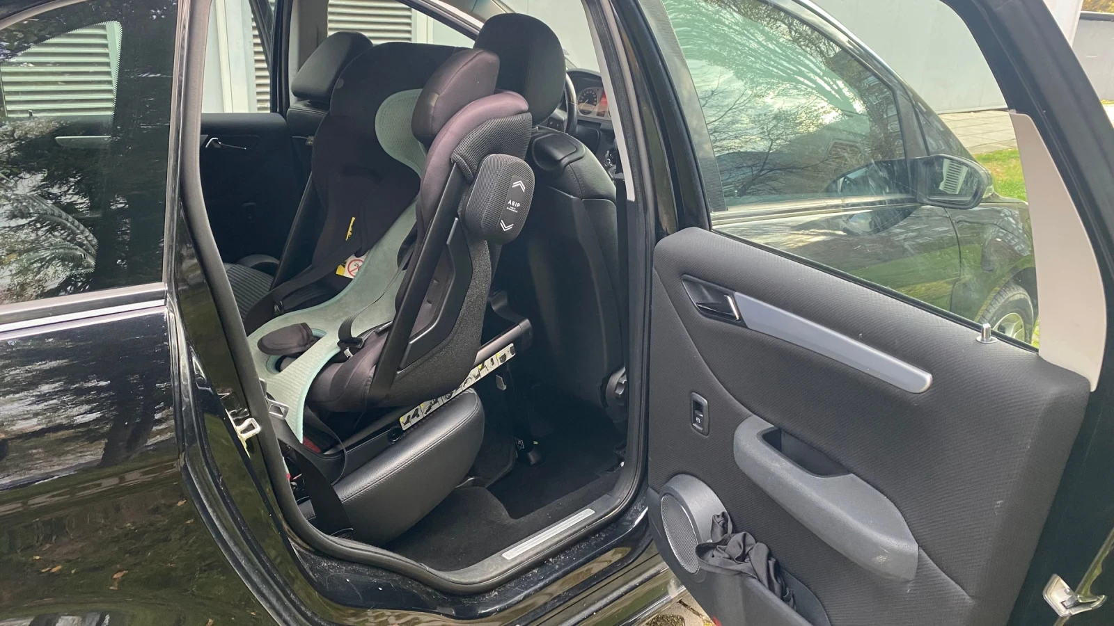 Mercedes-Benz B 200  - изображение 8