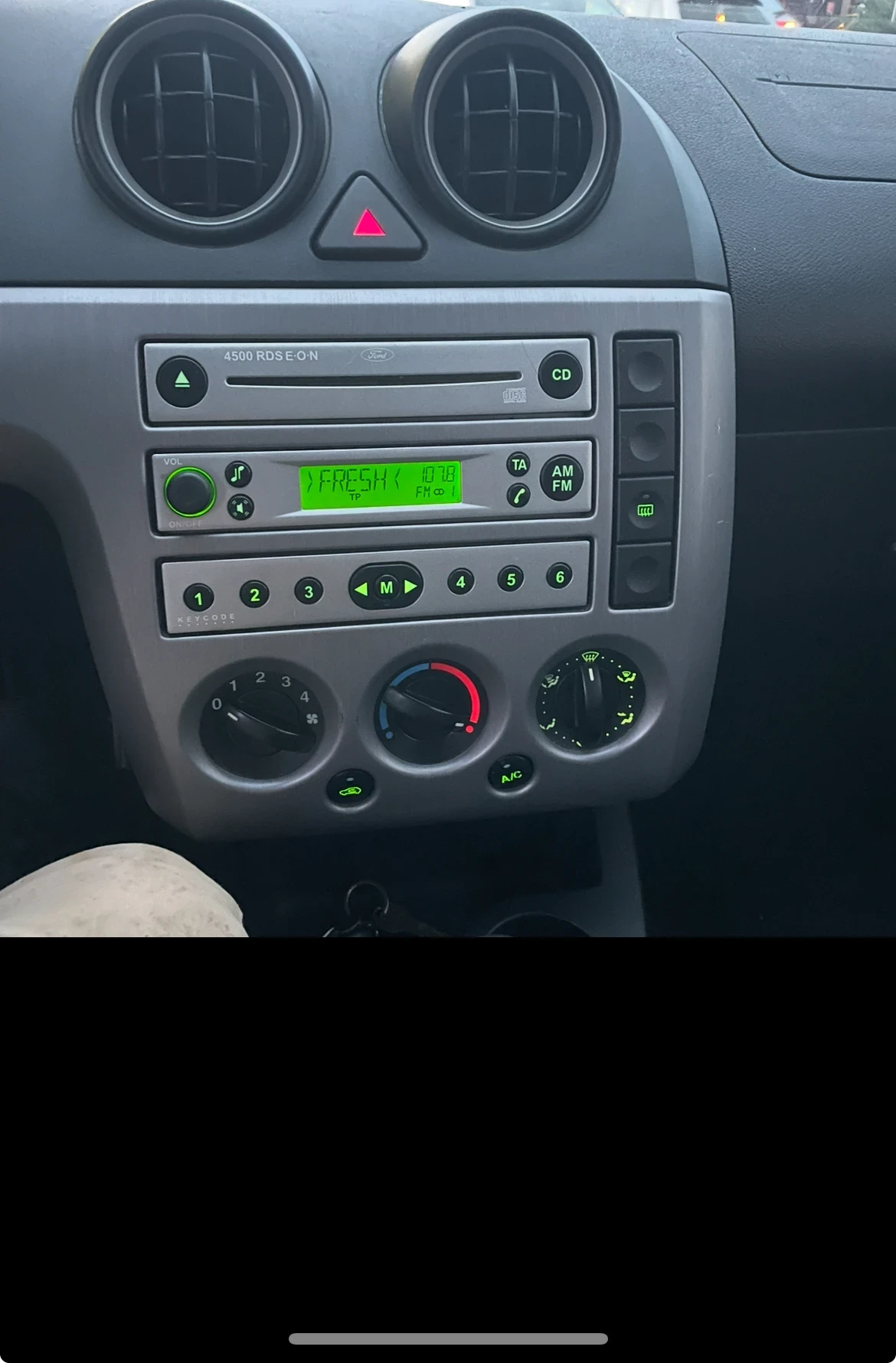 Ford Fiesta 1.6 TDCI 90 кс - изображение 6