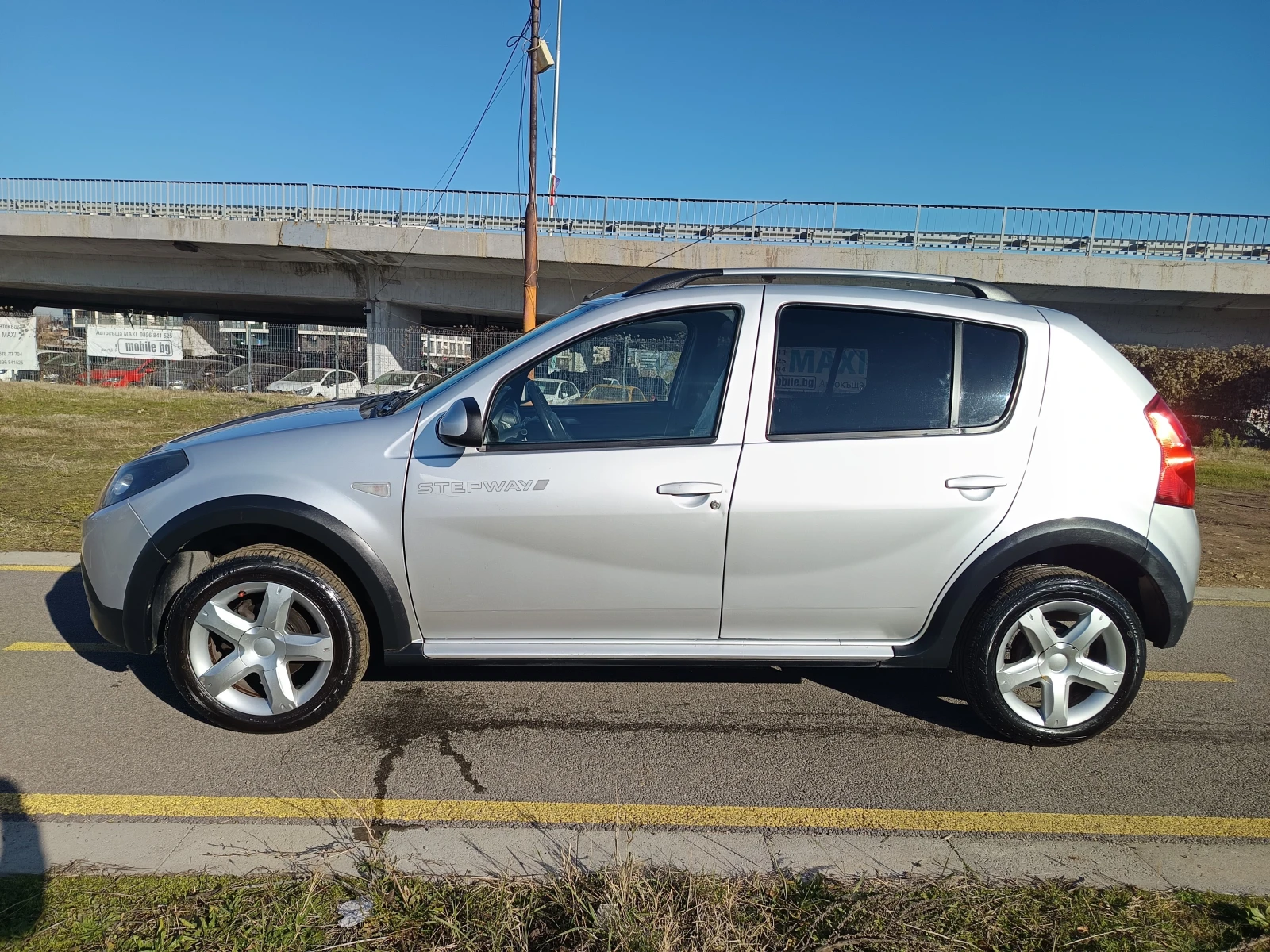 Dacia Sandero 1.6i газ/бензин - изображение 4