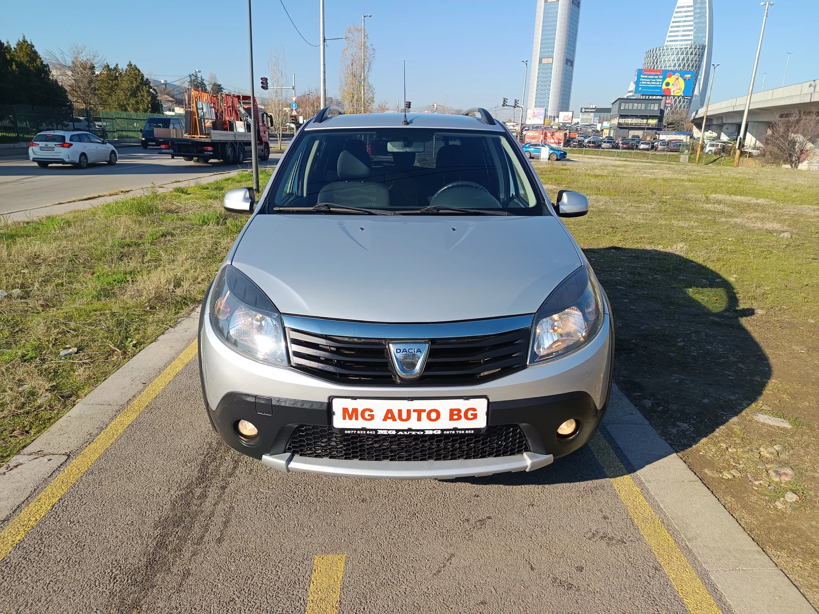 Dacia Sandero 1.6i газ/бензин - изображение 3