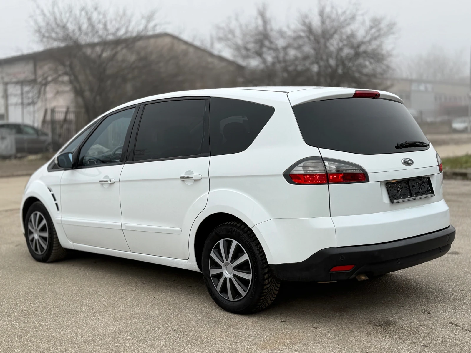 Ford S-Max 2.0D 140к.с - изображение 5