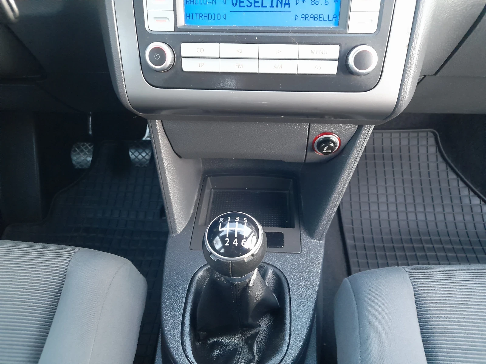 VW Touran FACELIFTE 1.9TDI - изображение 8