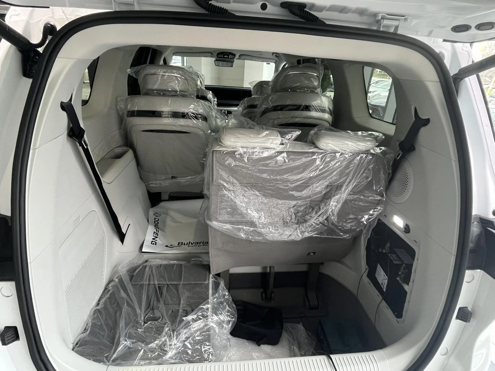 DONGFENG V9 PHEV, снимка 8 - Автомобили и джипове - 53865265