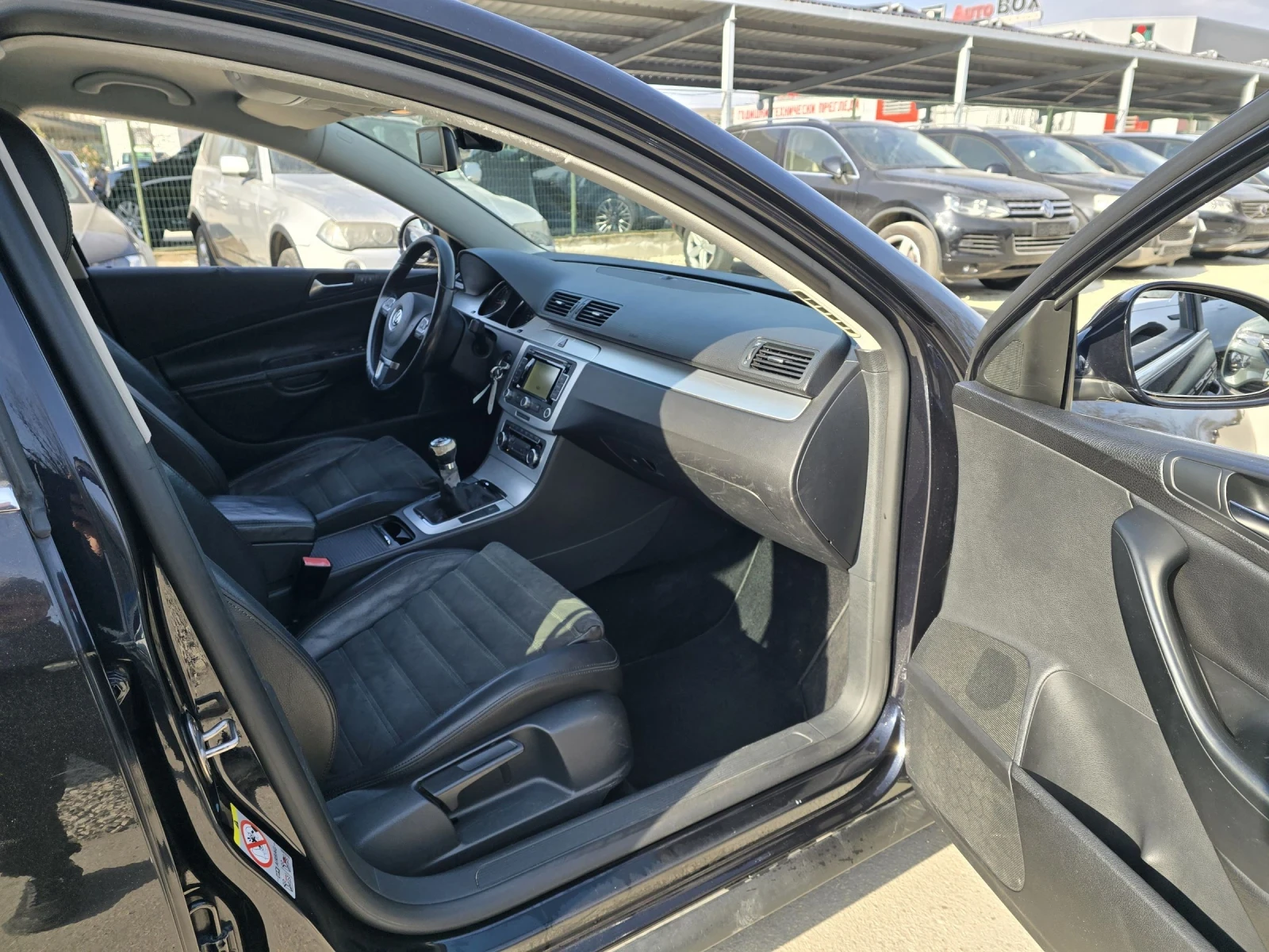 VW Passat 2.0TDI 140к.с Business , снимка 13 - Автомобили и джипове - 53885869