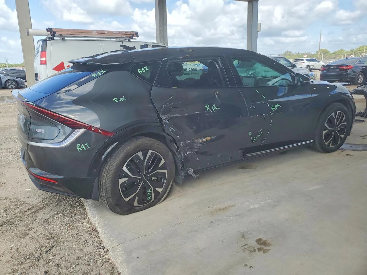 Kia EV6 0.0l Wind, снимка 3 - Автомобили и джипове - 54655409