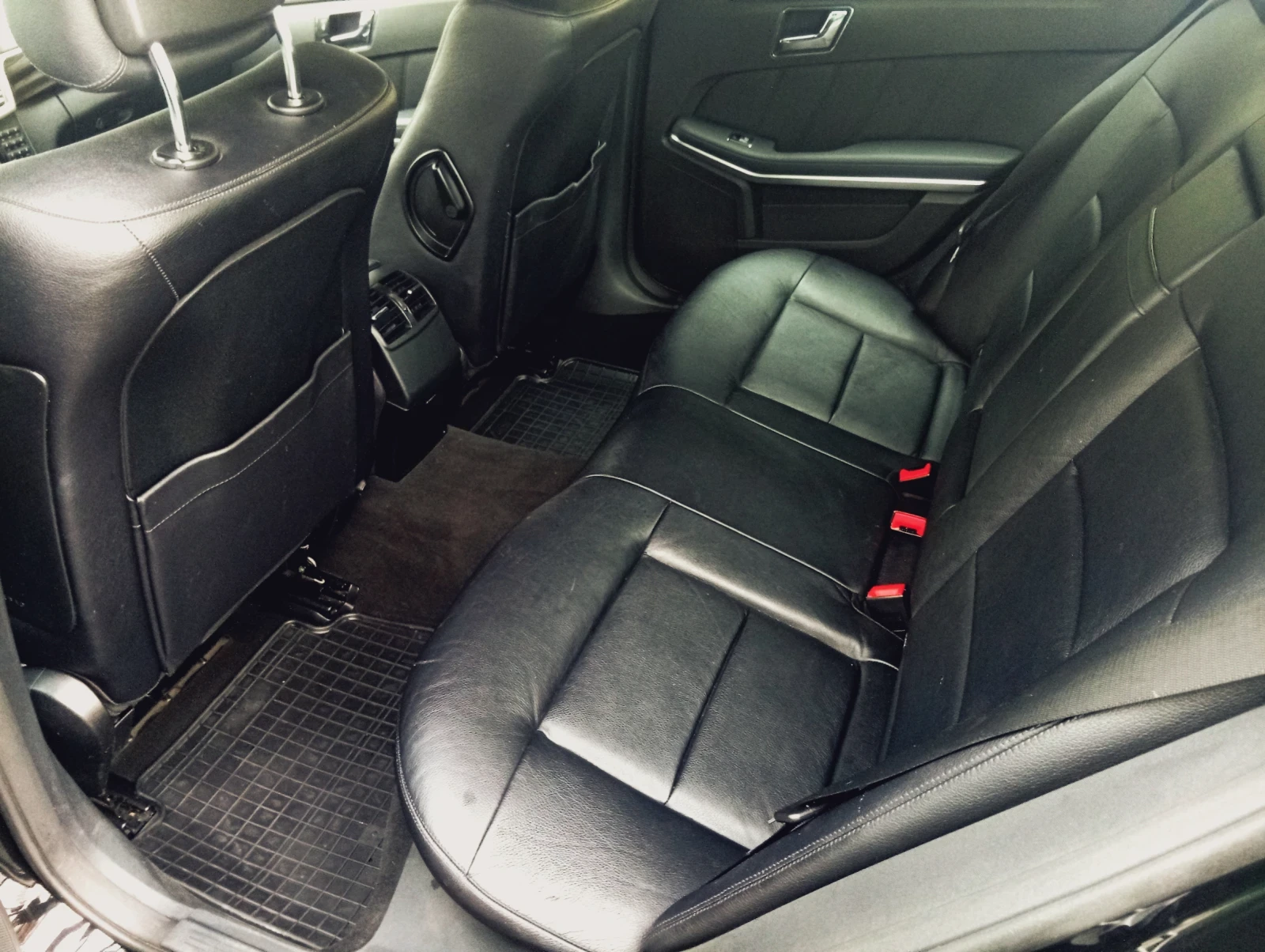 Mercedes-Benz E 220, снимка 12 - Автомобили и джипове - 54704466