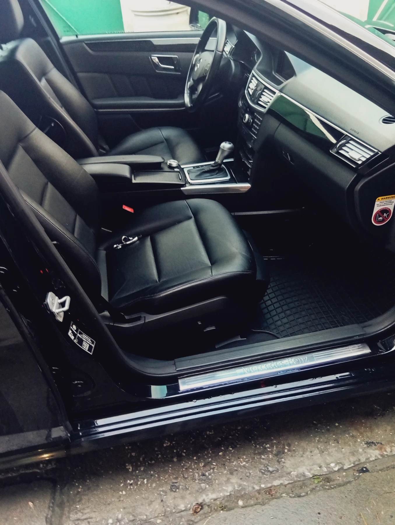 Mercedes-Benz E 220, снимка 8 - Автомобили и джипове - 54704466