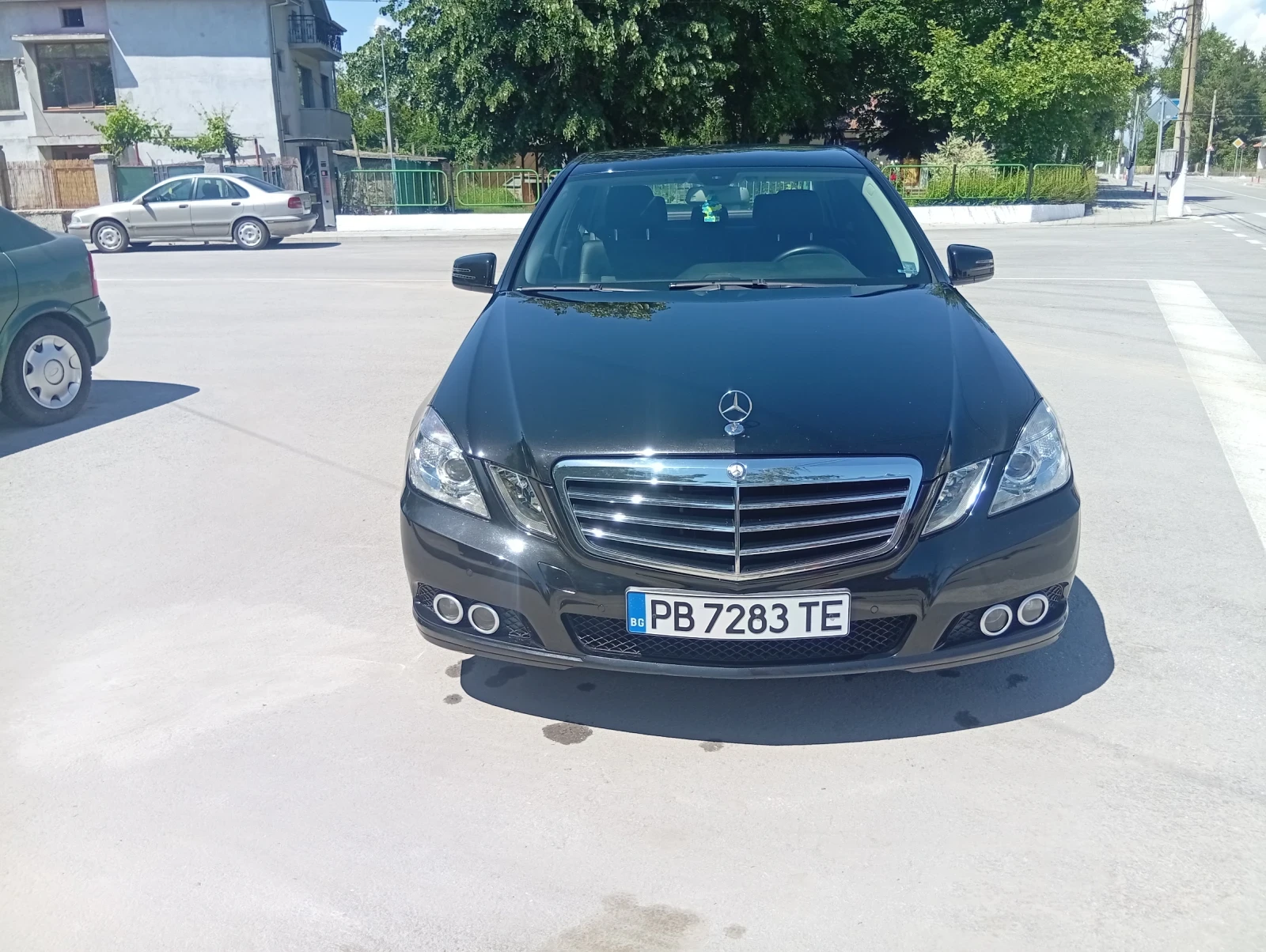 Mercedes-Benz E 220, снимка 2 - Автомобили и джипове - 54704466