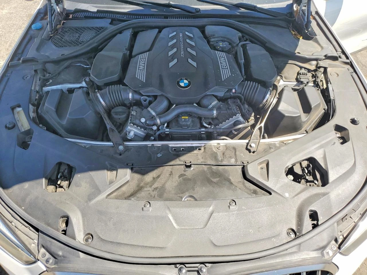 BMW 850 M850* XDRIVE* DISTRONIC* ПОДГРЕВ* ОБДУХВАНЕ* 360* , снимка 11 - Автомобили и джипове - 55277677