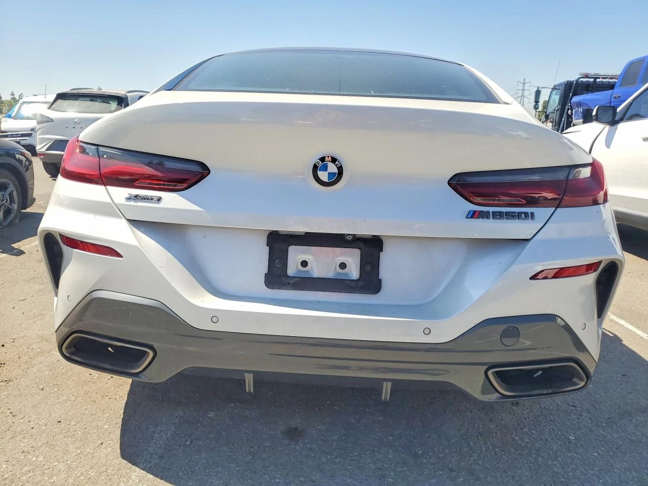 BMW 850 M850* XDRIVE* DISTRONIC* ПОДГРЕВ* ОБДУХВАНЕ* 360* , снимка 6 - Автомобили и джипове - 55277677
