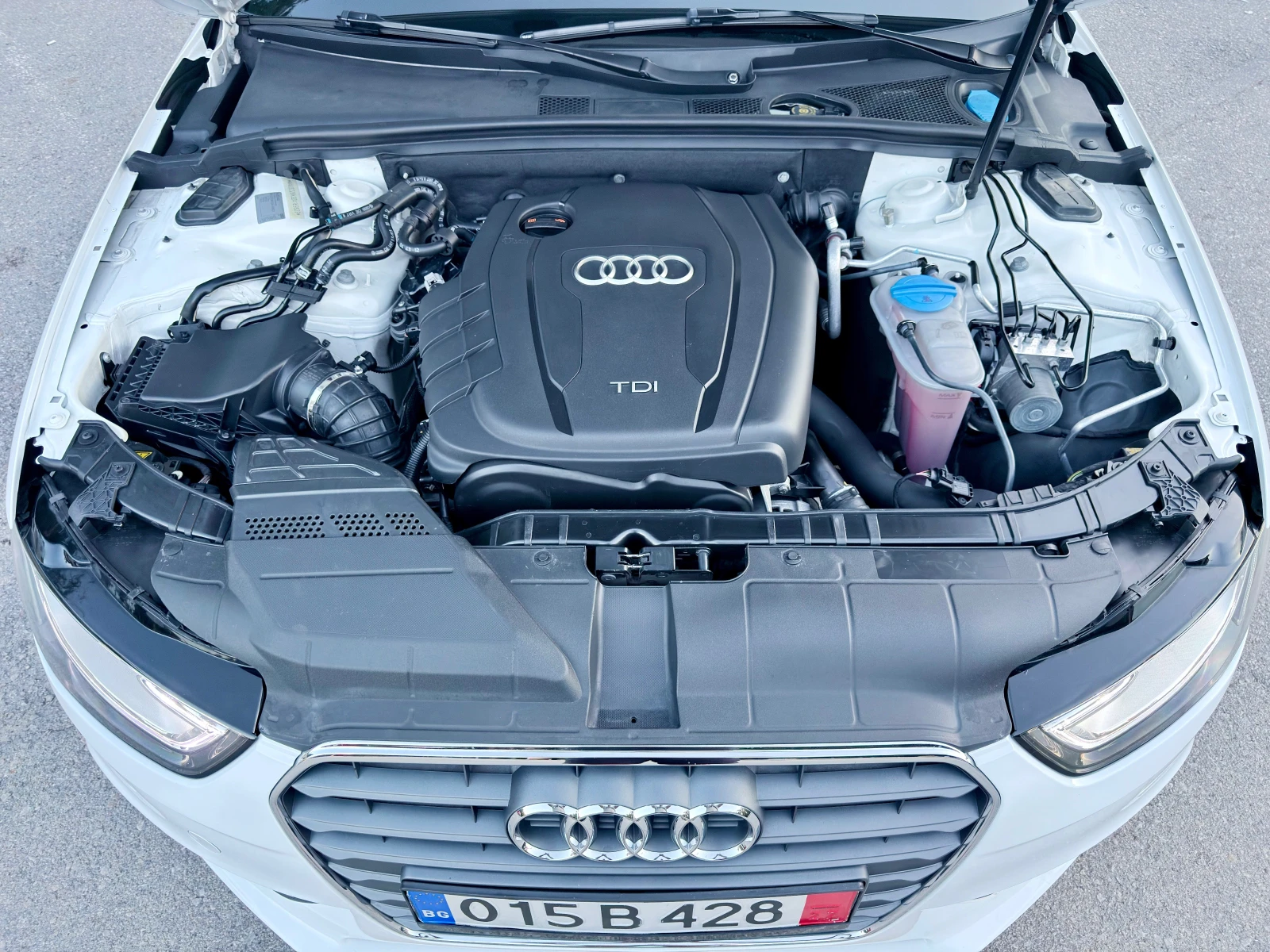 Audi A4 B8.5* 2.0TDI* FACELIFT* NAVI* LED* BiXenon* Euro5B, снимка 17 - Автомобили и джипове - 56134247