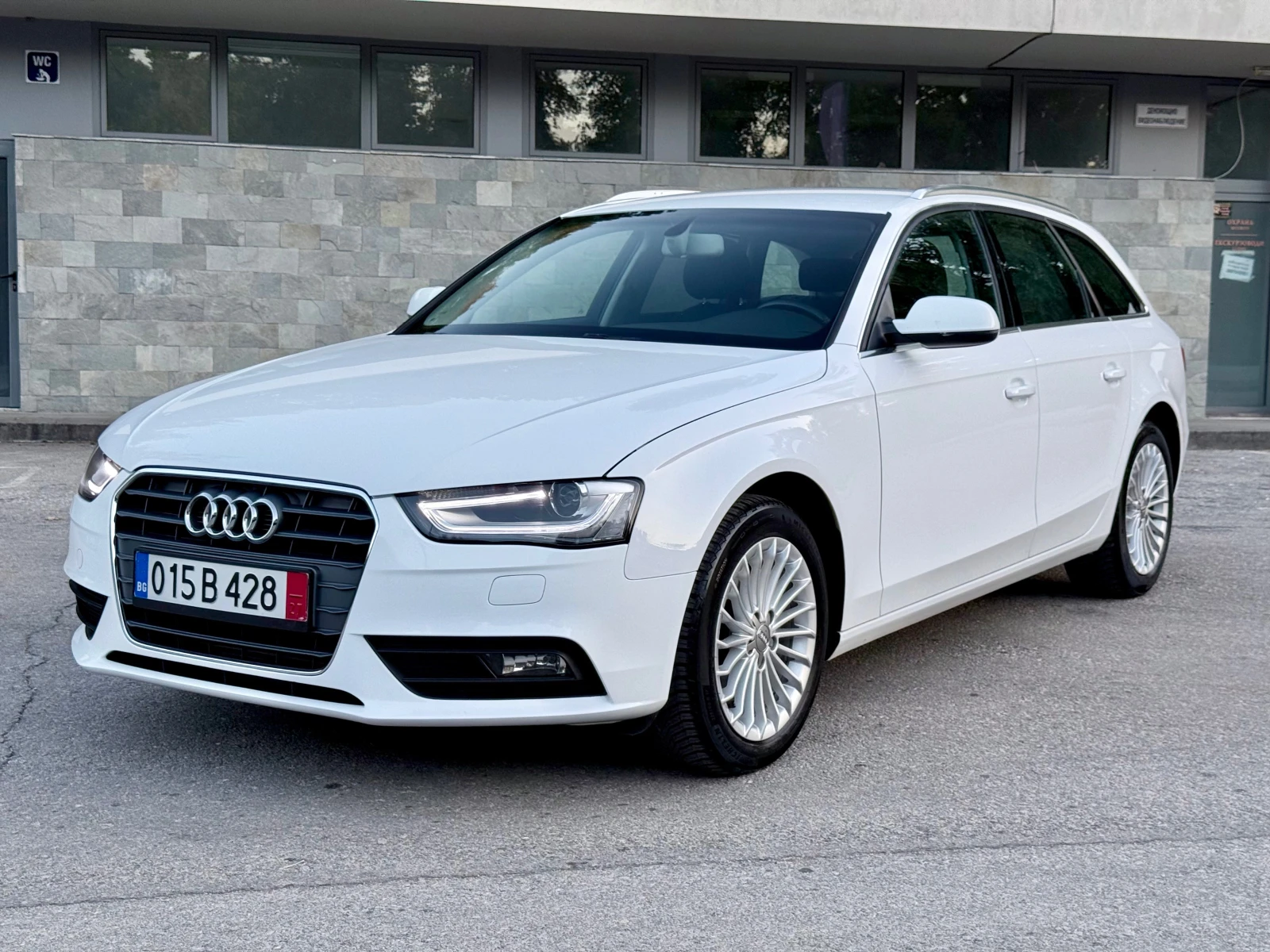 Audi A4 B8.5* 2.0TDI* FACELIFT* NAVI* LED* BiXenon* Euro5B