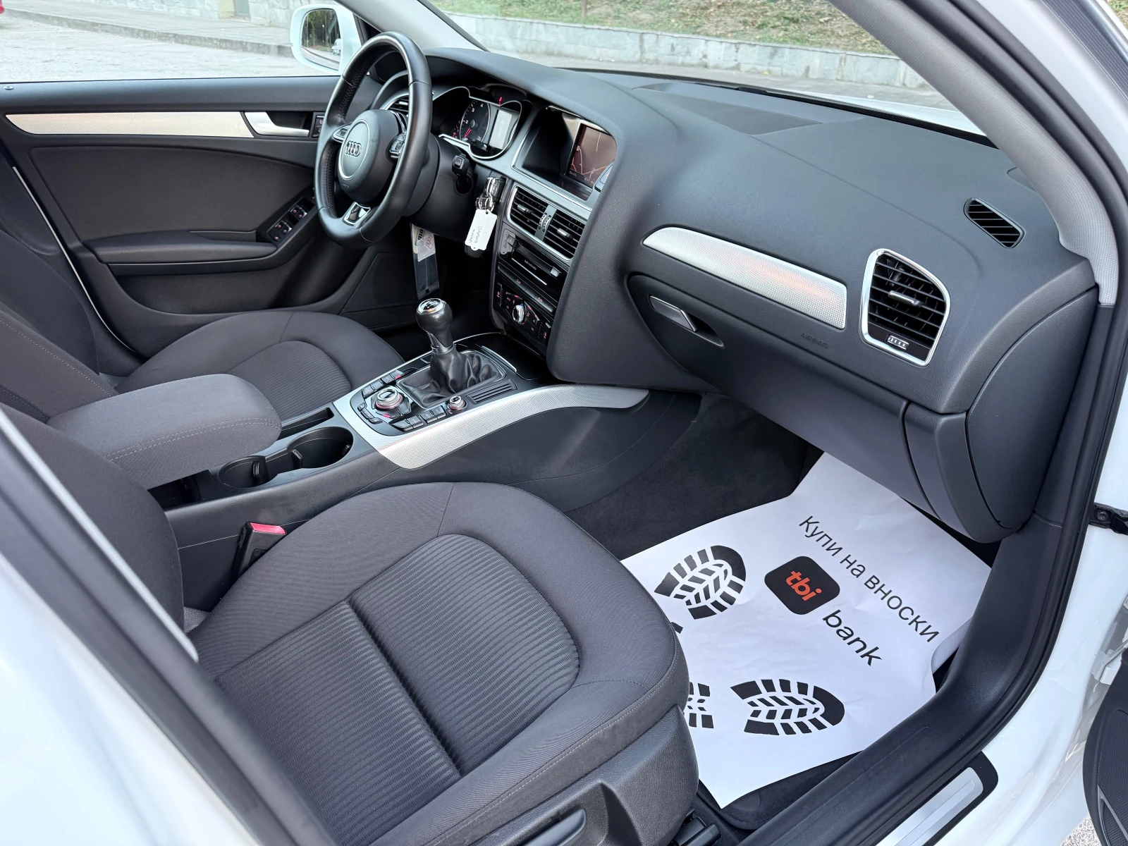 Audi A4 B8.5* 2.0TDI* FACELIFT* NAVI* LED* BiXenon* Euro5B, снимка 10 - Автомобили и джипове - 56134247