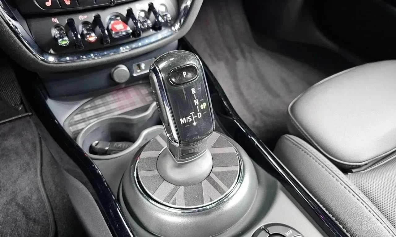 Mini Clubman, снимка 9 - Автомобили и джипове - 56738103