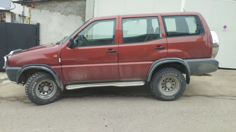 Nissan Terrano 2.7TD, снимка 3 - Автомобили и джипове - 48703237