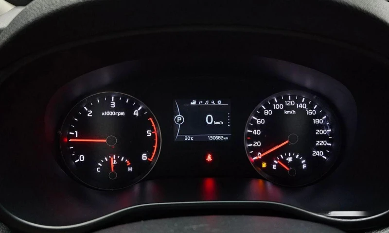 Kia Sportage Diesel 2wd Trendy  * НАЙ-ДОБРА ЦЕНА В БЪЛГАРИЯ* , снимка 8 - Автомобили и джипове - 52035118