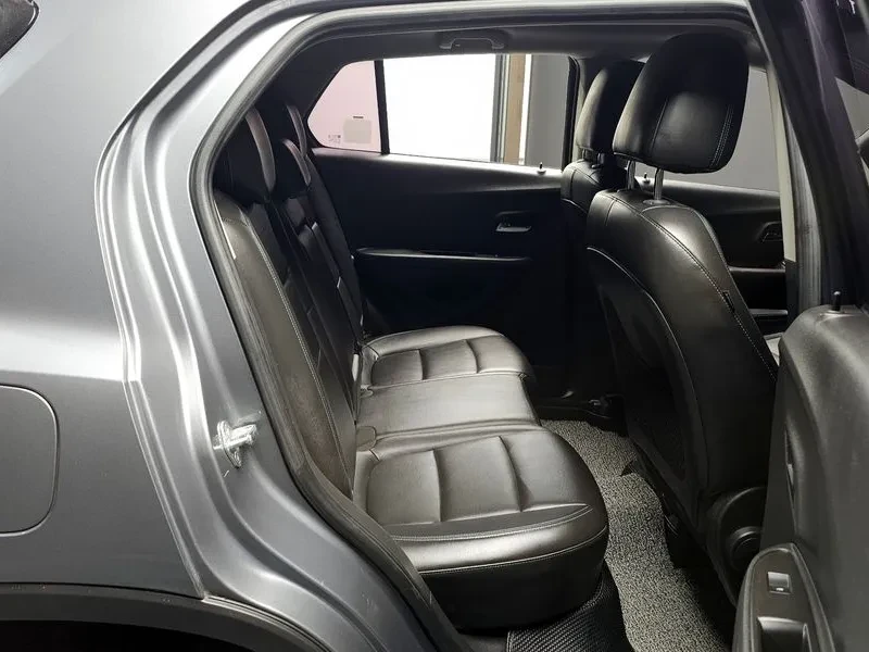 Chevrolet Trax 1.4, снимка 11 - Автомобили и джипове - 54330251