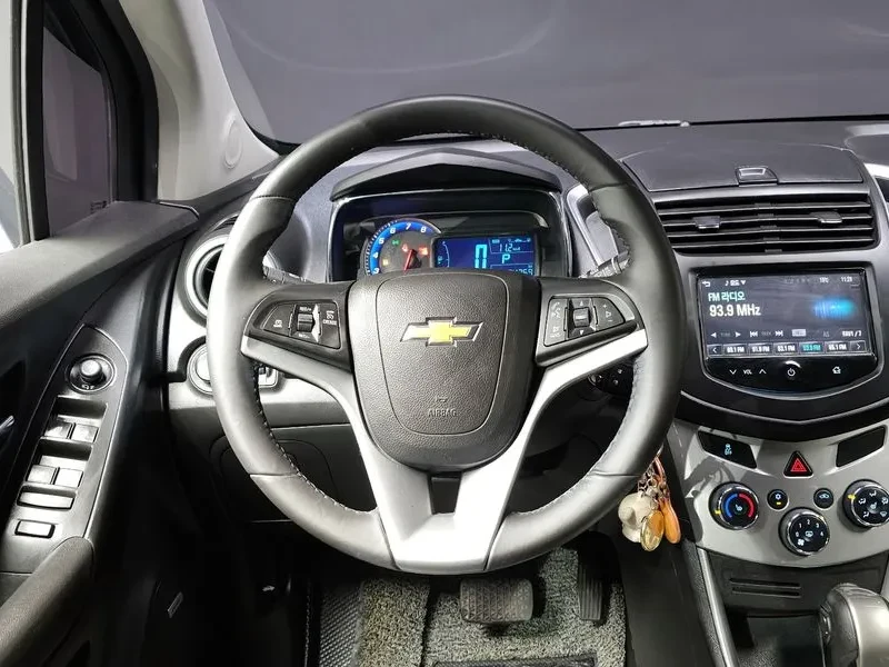 Chevrolet Trax 1.4, снимка 13 - Автомобили и джипове - 54330251