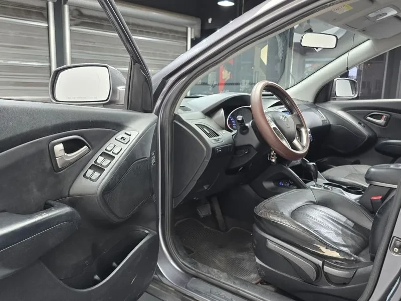 Hyundai Tucson  Ix Diesel 2Wd Lx20 Luxury, снимка 10 - Автомобили и джипове - 55898485