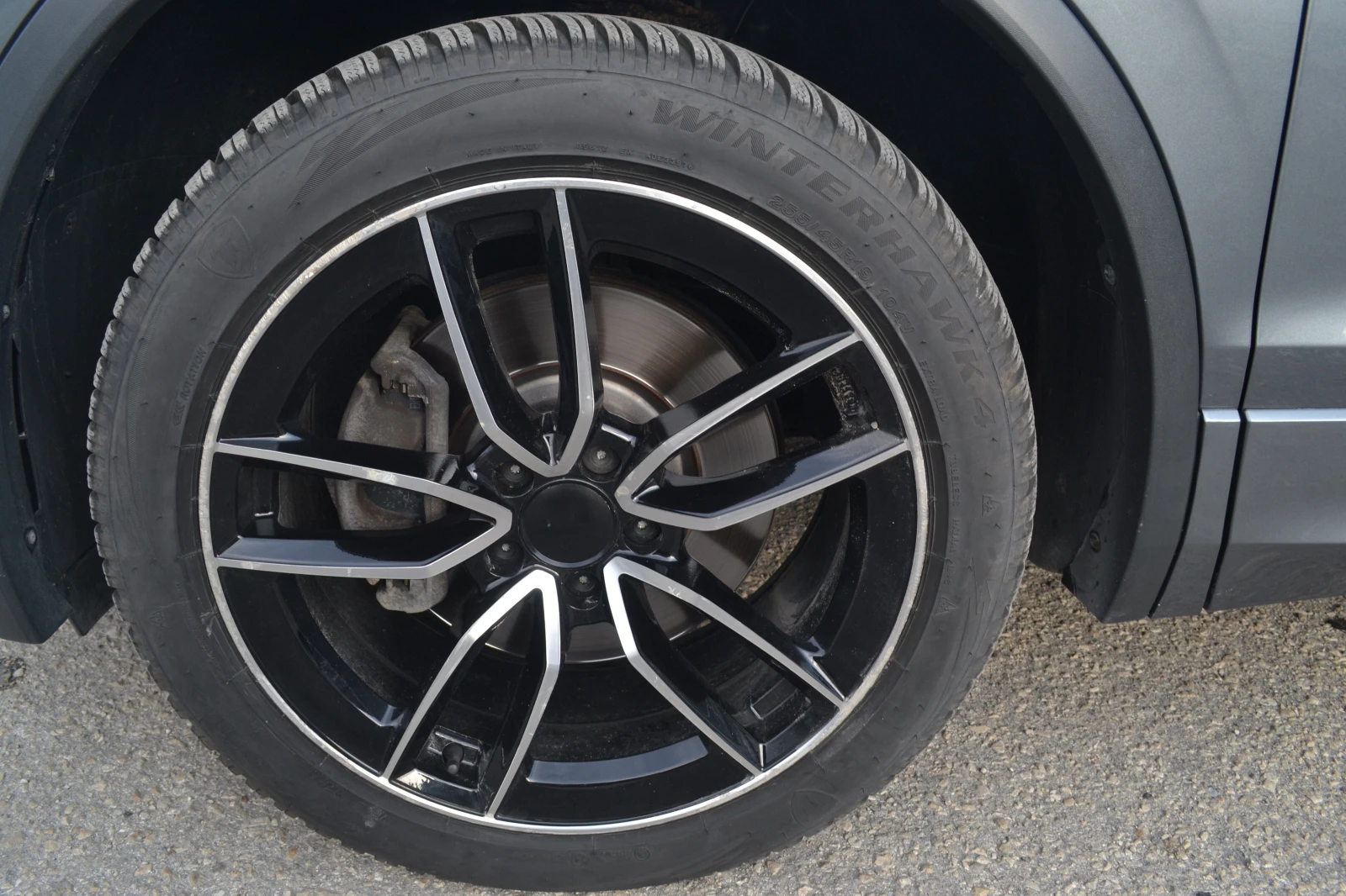 VW Tiguan 2.0TDI R-line 7DSG, снимка 16 - Автомобили и джипове - 53897510