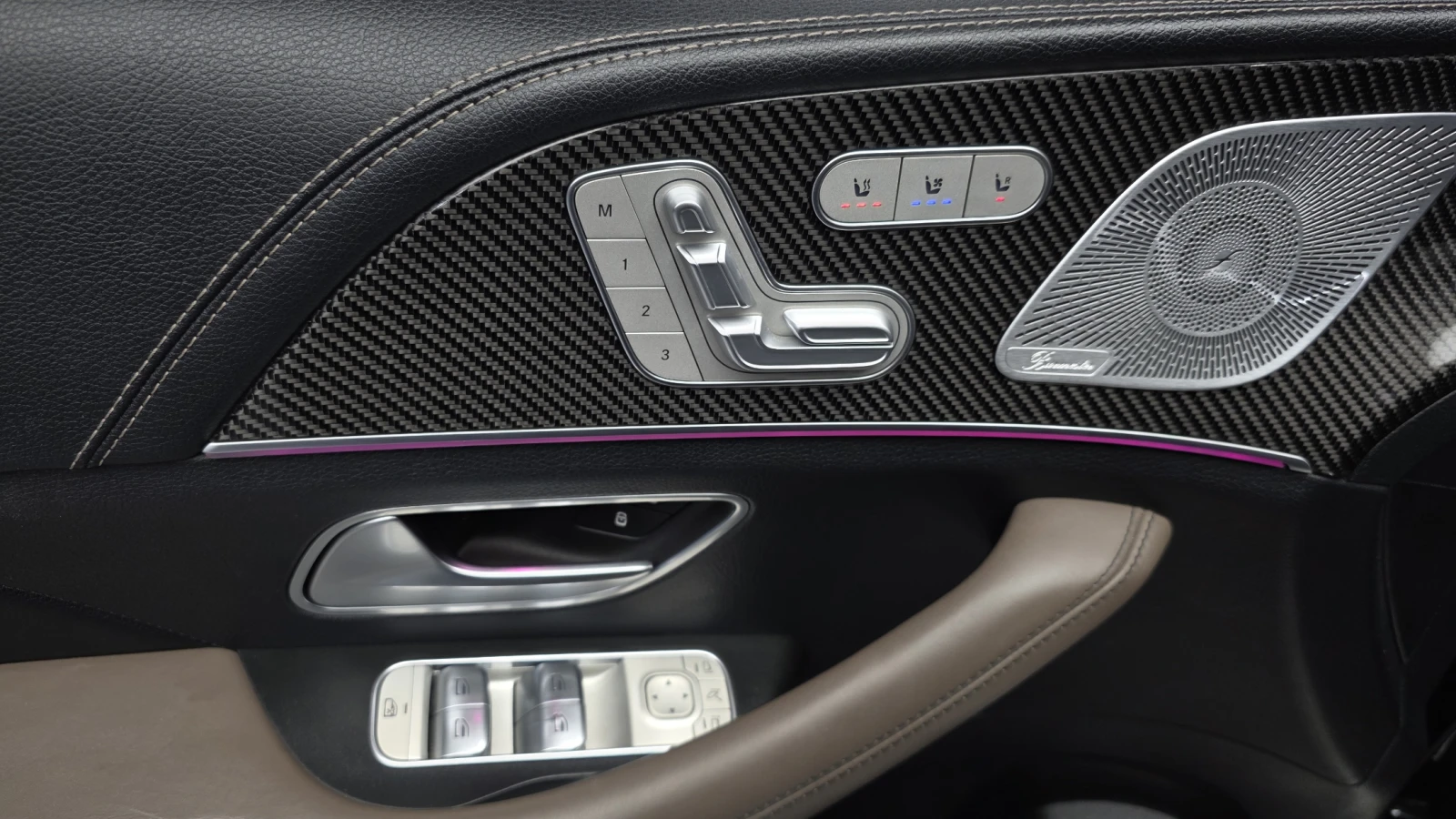 Mercedes-Benz GLE 53 4MATIC BURMESTER| AIRMATIC| DISTRONIC| ОБДУХ| AMG EXHAUST, снимка 14 - Автомобили и джипове - 54807528