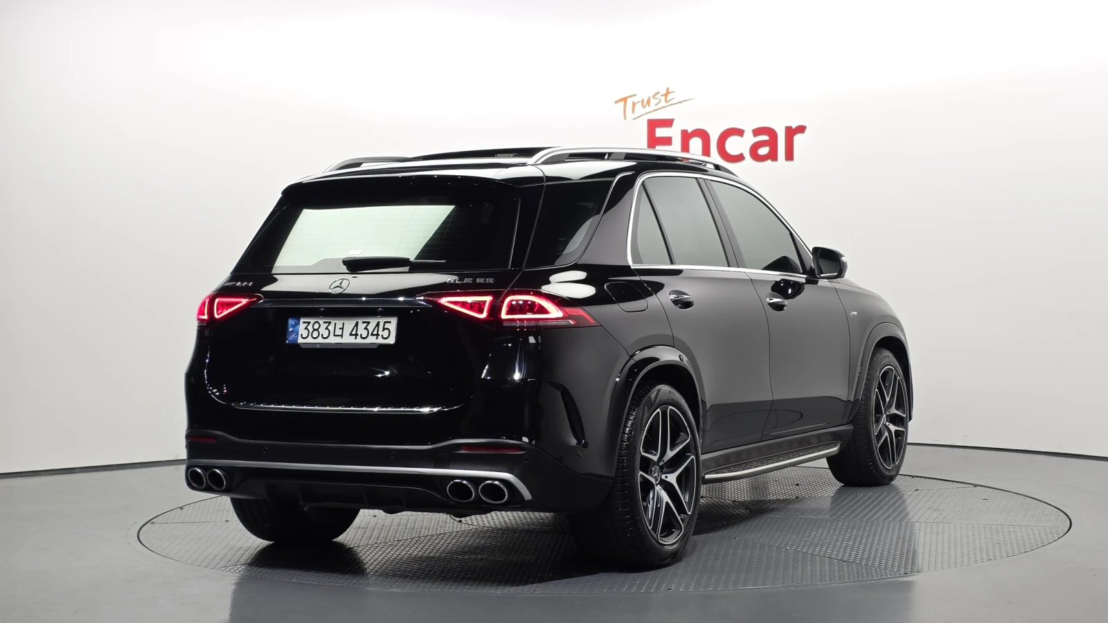 Mercedes-Benz GLE 53 4MATIC BURMESTER| AIRMATIC| DISTRONIC| ОБДУХ| AMG EXHAUST, снимка 2 - Автомобили и джипове - 54807528