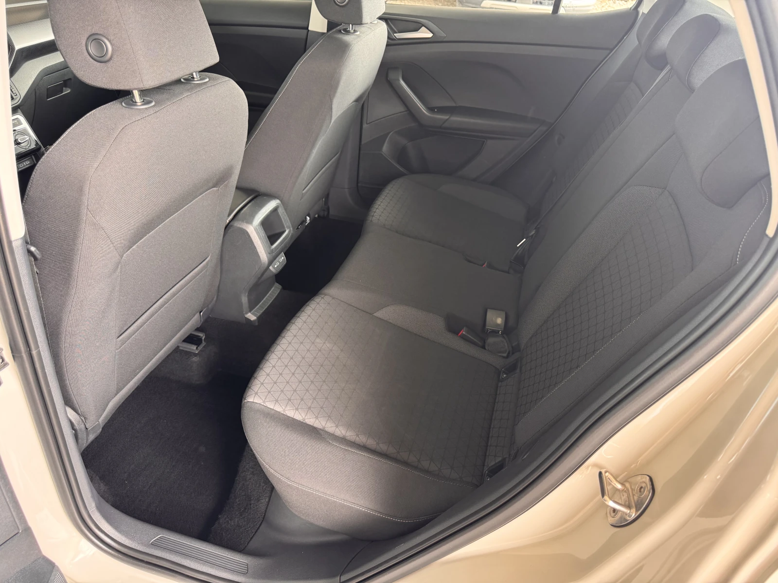 VW T-Cross LIFE+ /1.0TSI/110K.C./6MT, снимка 9 - Автомобили и джипове - 55687685
