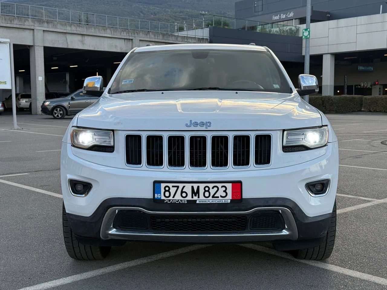 Jeep Grand cherokee 3.6V6* 4X4* ПАНОРАМА* ОБДУХВАНЕ* ПОДГРЕВ, снимка 2 - Автомобили и джипове - 56202820