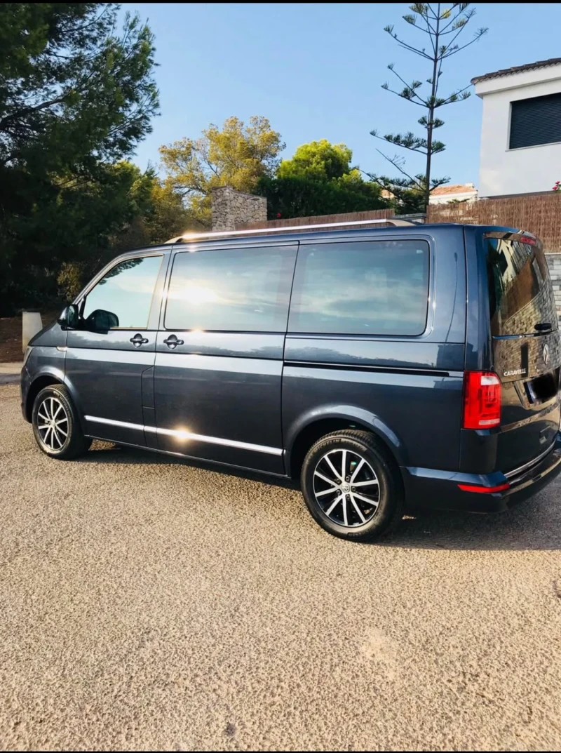 VW Multivan Highline, снимка 10 - Бусове и автобуси - 51331531