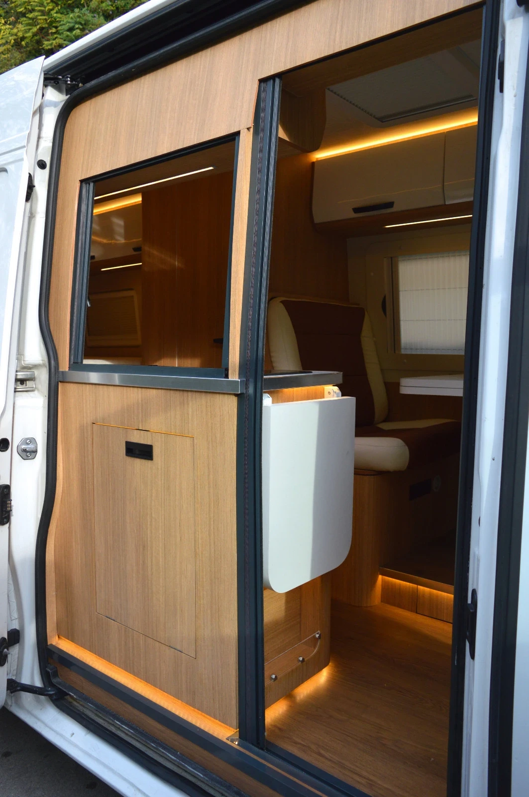 Кемпер VW Crafter L4H3 6, 8м, снимка 8 - Каравани и кемпери - 55151083