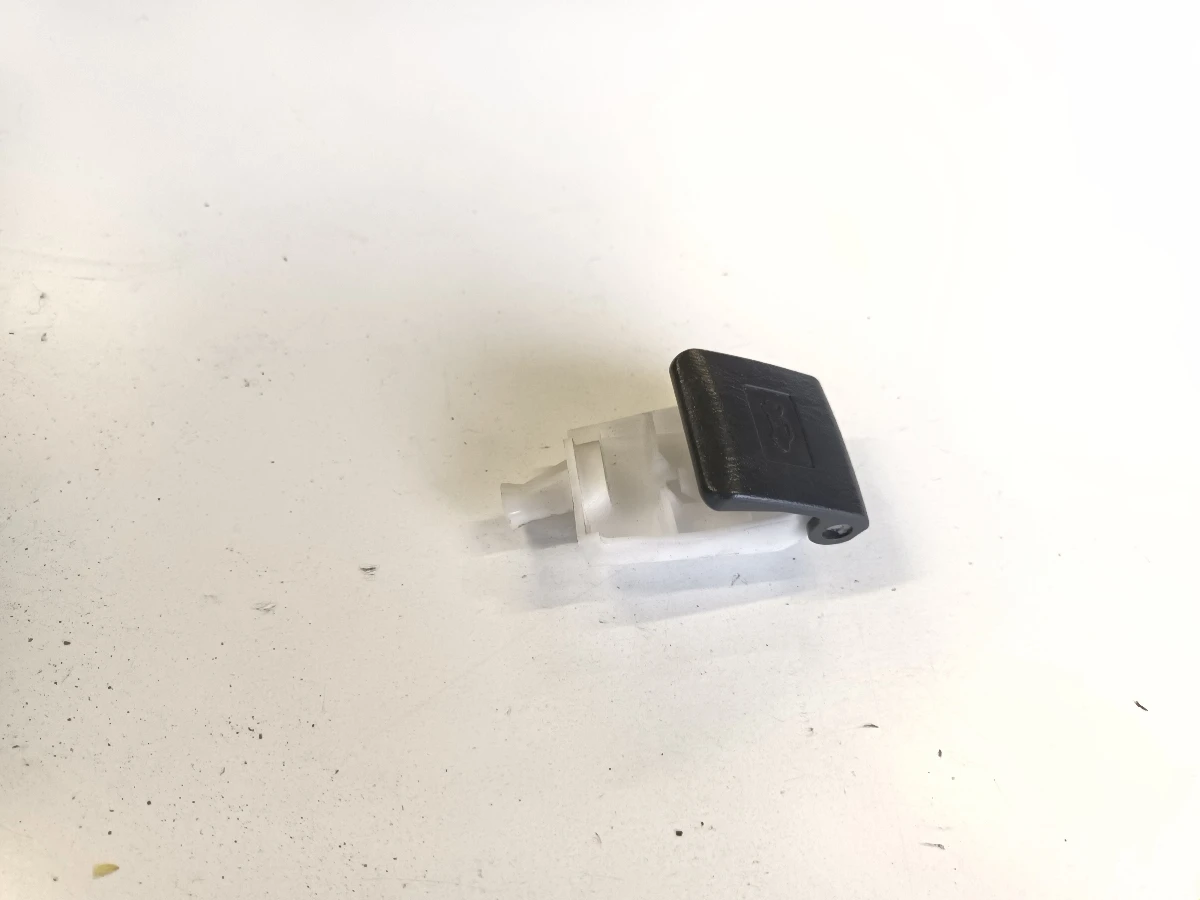 дръжка,ръчка отваряне преден капак Тойота Рав 4 2.2 д кат бл