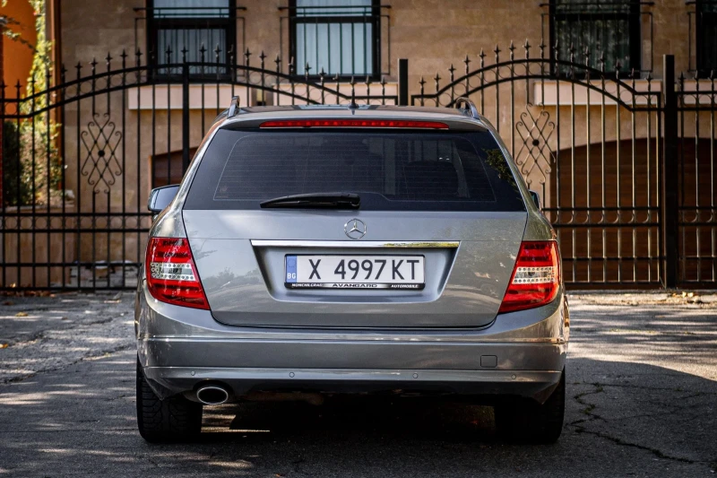 Mercedes-Benz C 220, снимка 4 - Автомобили и джипове - 46810332