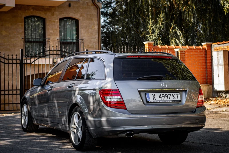 Mercedes-Benz C 220, снимка 10 - Автомобили и джипове - 46810332