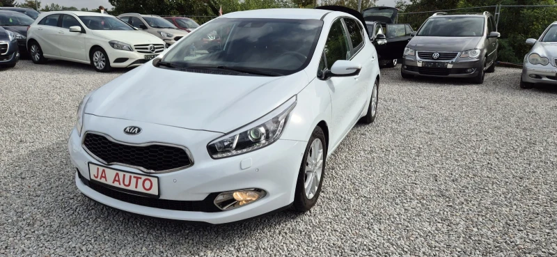 Kia Ceed 1.6-135кс.NAVY, снимка 1 - Автомобили и джипове - 47498708